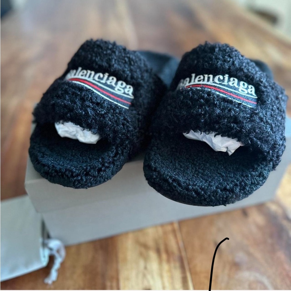 Balenciaga slides SIZE 9